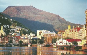 Bergen régi képeslap, színek