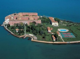 Hotel a saját szigetén*****