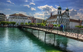 festőien