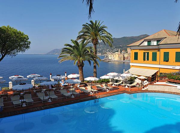 Hotel Cenobio Dei Dogi medence és tenger