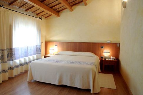 szállás: Hotel Villa Canu szoba