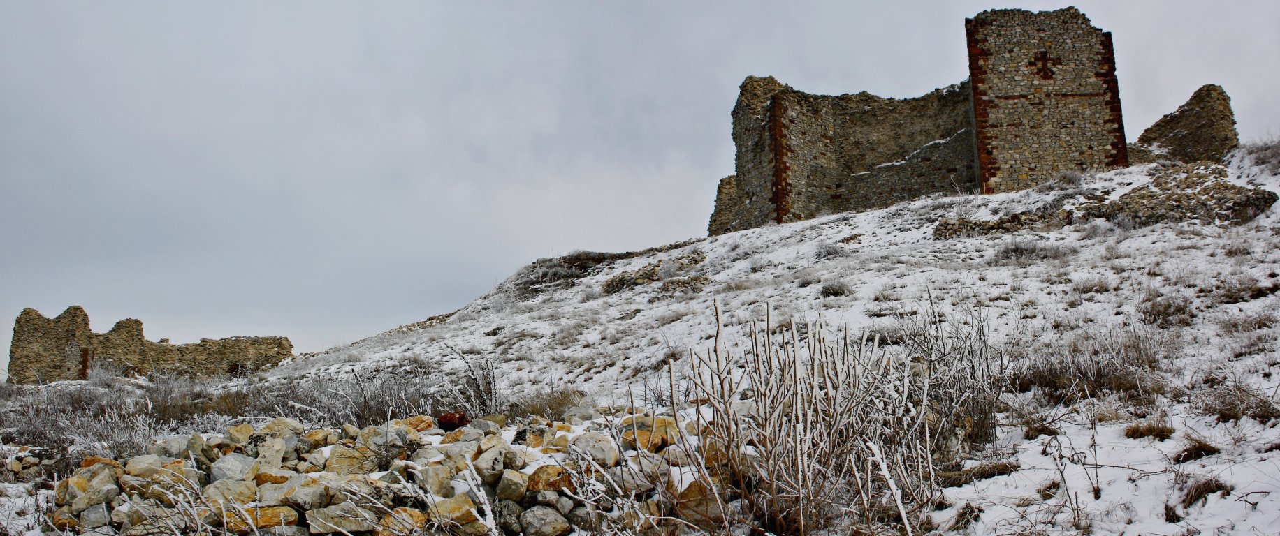 Novo Brdo vár romok