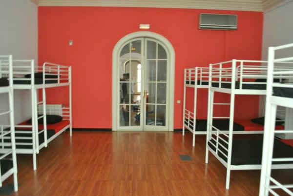 Fabrizzios Terrace Youth Hostel ágyak