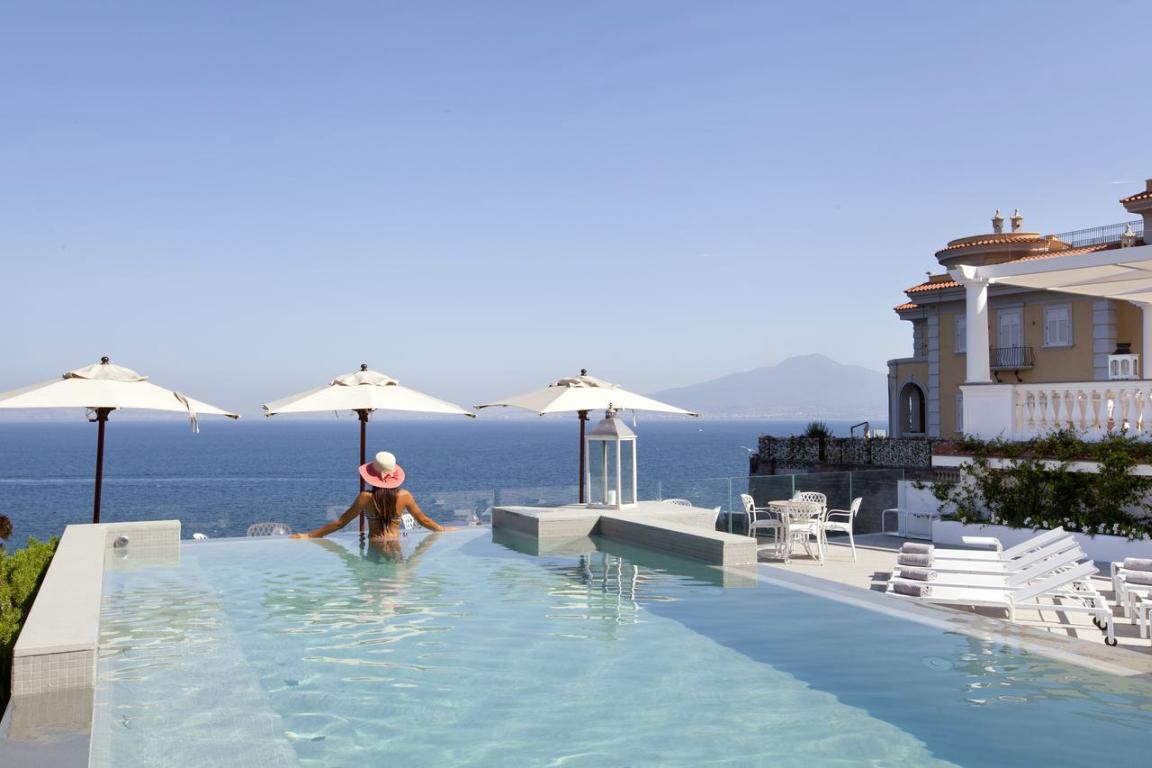 Sant’Agnello - hotel medence kilátással